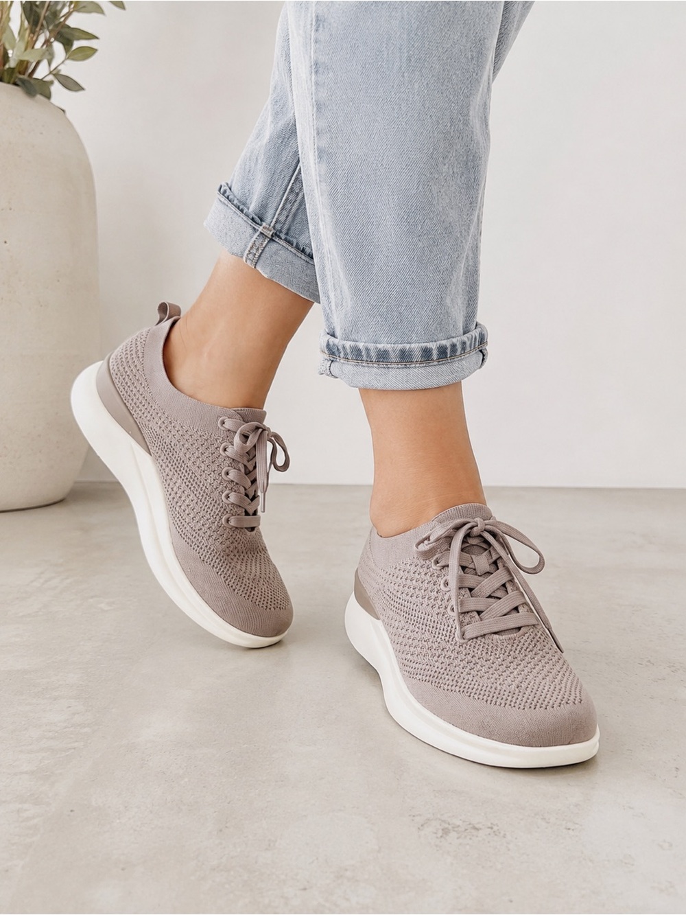 MOSHN by Klogs Leap Women’s Knit Sneakers Gray Taupe Water Resistant Sz 7